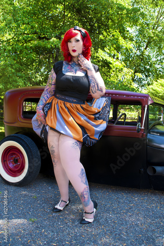Billede på lærred pinup with hot rod