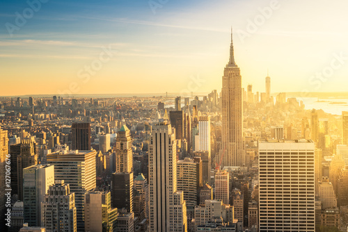 New York City skyline © sinitar