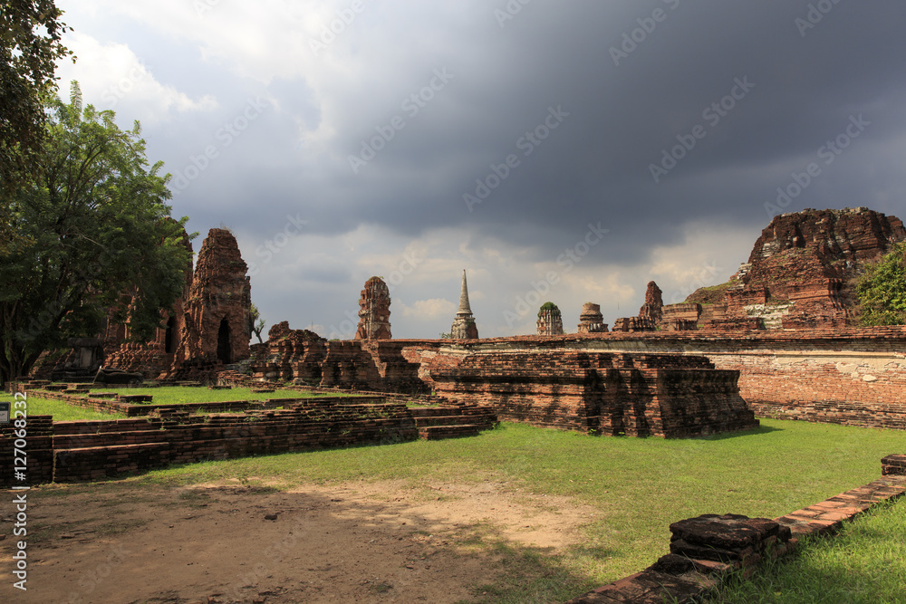 タイ国アユタヤの遺跡ワット・マハータート
