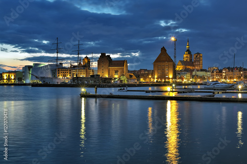 Obraz na płótnie Harbor of Stralsund in the sunset, Germany w salonie