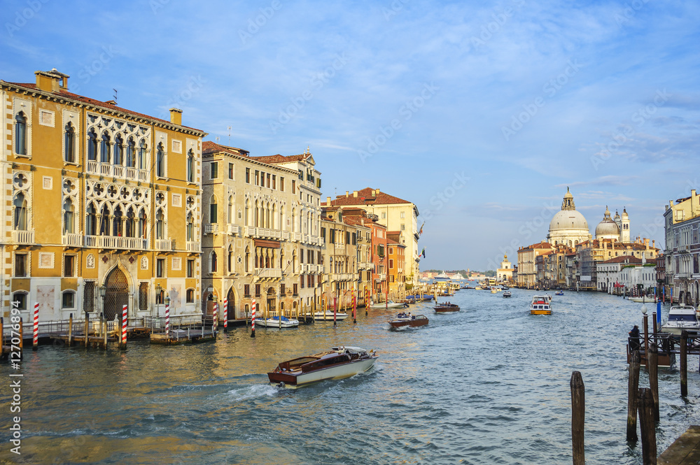 Canal Grande in Venedig mit Santa Maria della Salute Blick von A