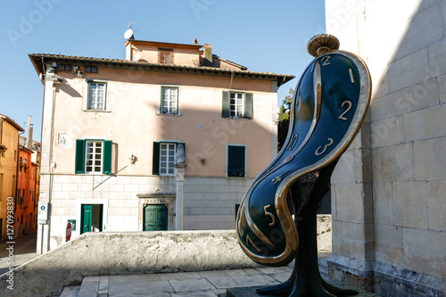 Italien, Toscana, Pietrasanta, Versilia, Städtereisen, Stadtansichten, Kunst, Kultur, Austellungen, Bildhauer, Kirche, Dom