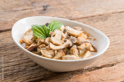 Sweet and sour stir fried mushrooms, many mushrooms with garlic