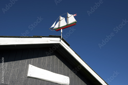 Φωτογραφία Weather vane as an old sail ship
