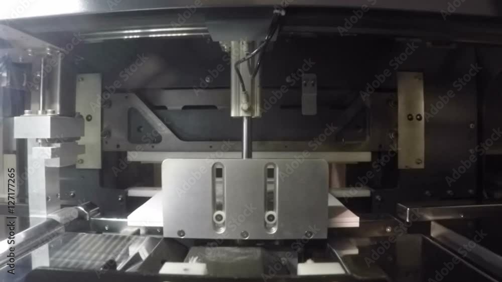 working industrial three side trimming machine working industrial three side trimming machine