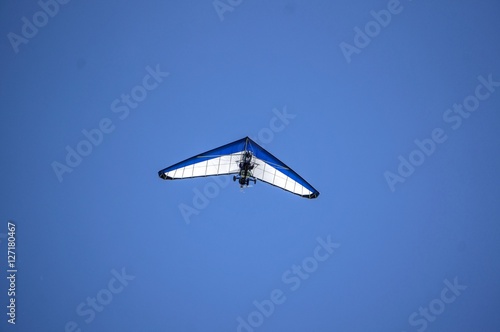 Мотопараплан в полете.-Powered paragliding flight