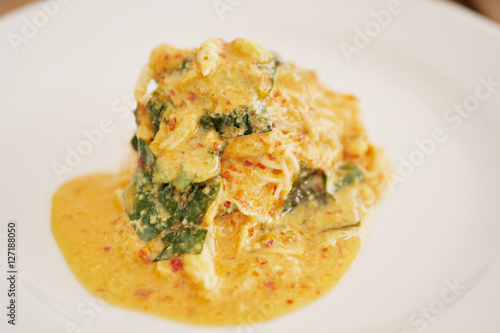 spicy crab curry with rice noodle, asian thai food © 9nong