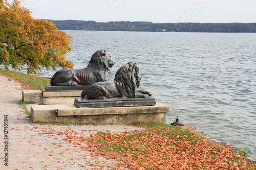 Bronzelöwen am Starnberger See an der Brahmspromenade in Tutzing, Oberbayern photo