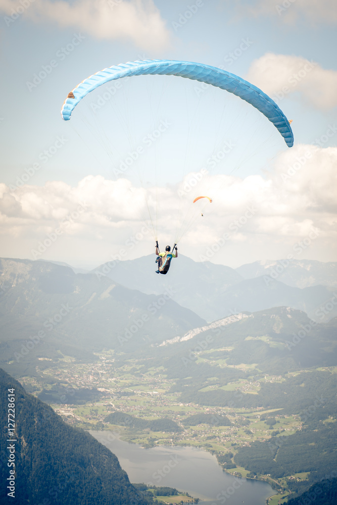 Paragleiten in den Alpen 16