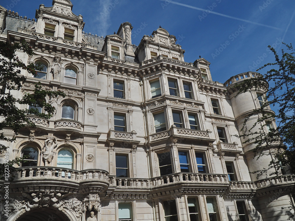 Fototapeta premium London historic baroque architecture, Inner Temple, Temple Gardens Building