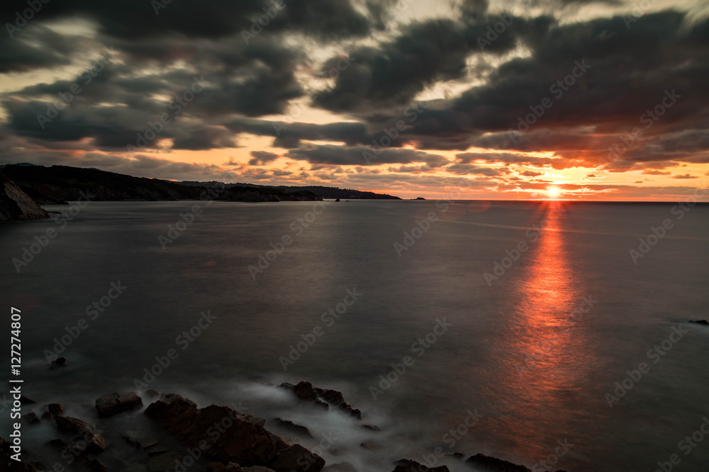 Fototapeta premium Coucher de soleil sur la côte Basque