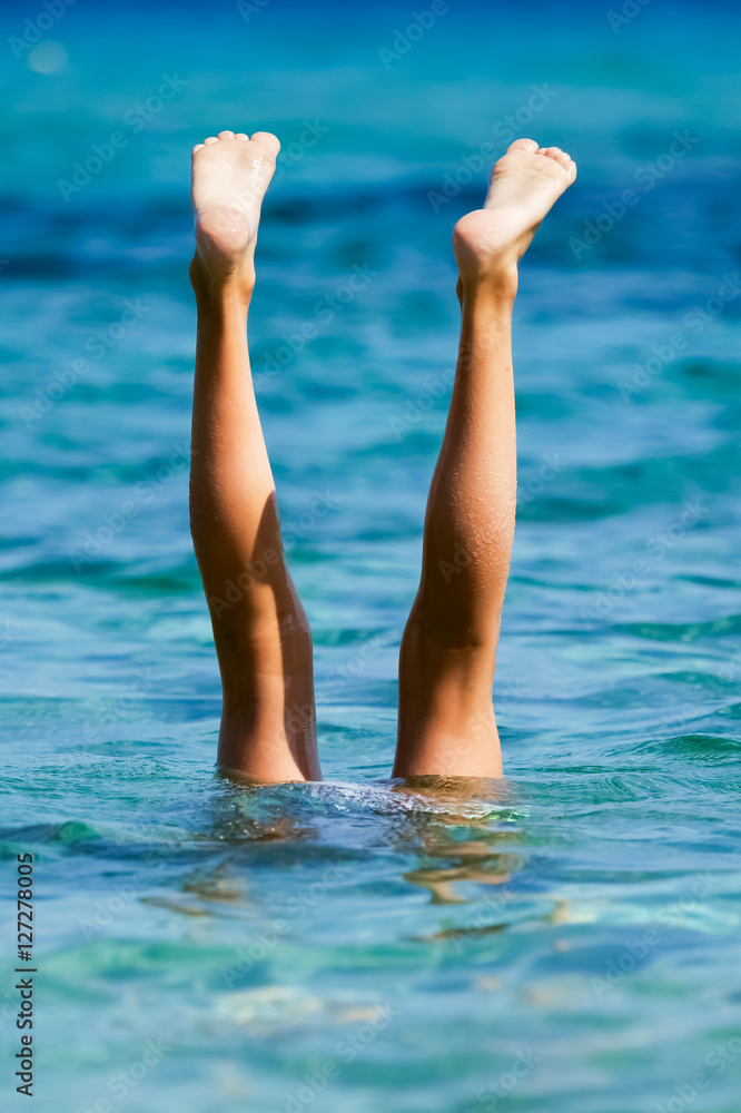 Handstand im Meer