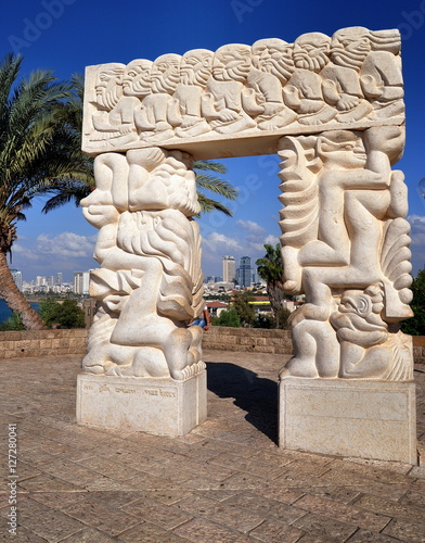 Tel Aviv - Tor des Glaubens im Peak Park im alten Jaffa photo