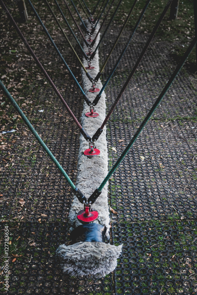 Naklejka premium Alone teeter