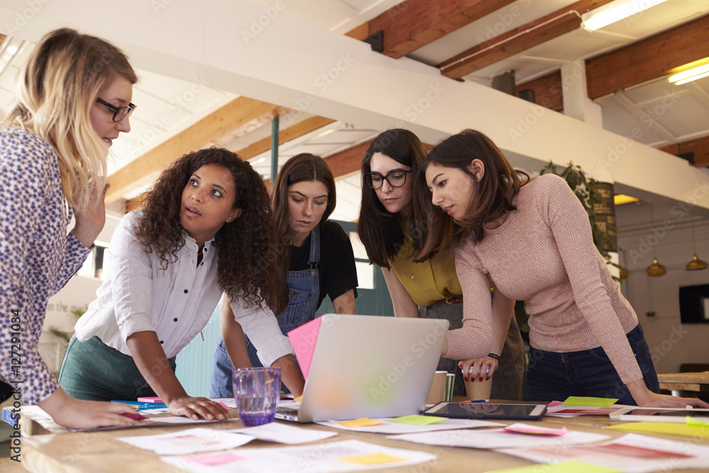 © Monkey Business - Female Designers Having Brainstorming Meeting In Office © Monkey Business - Female Designers Having Brainstorming Meeting In Office
