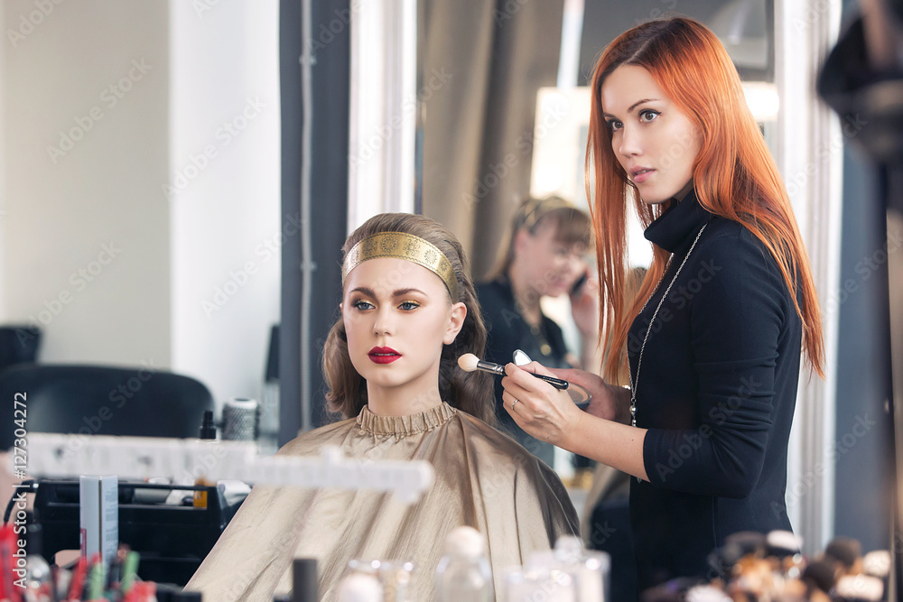 makeup artist makes models eye makeup makeup artist makes models eye makeup
