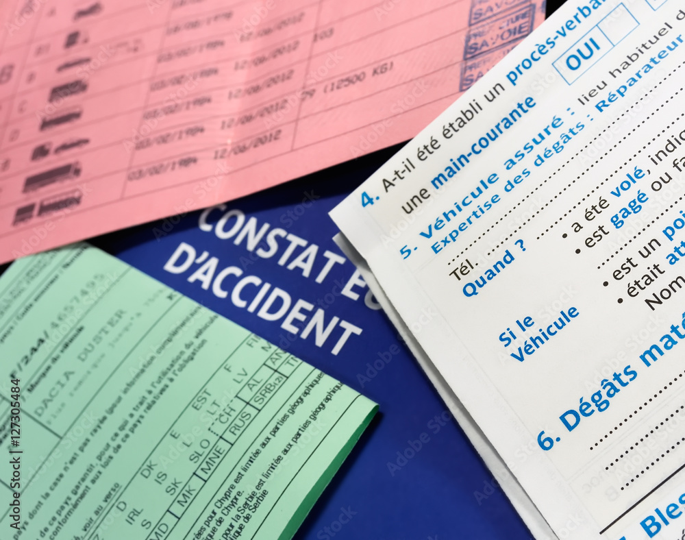 Obraz premium constat amiable d'accident de la route