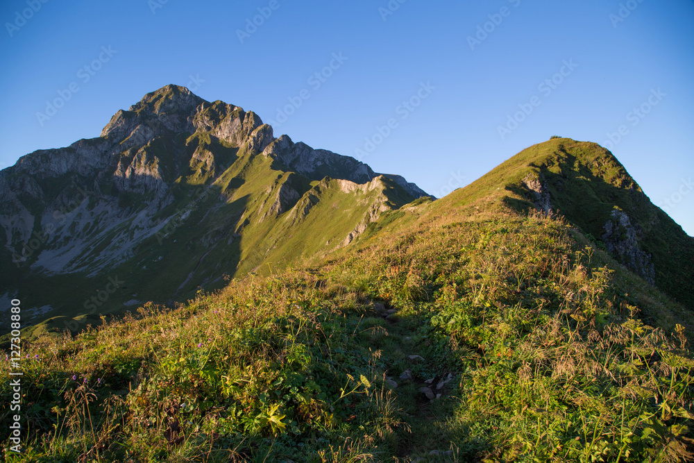 Eisenerzer Reichenstein in den steirischen Alpen im Spätsommer Eisenerzer Reichenstein in den steirischen Alpen im Spätsommer