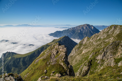 G  sseck in den Eisenerzer Alpen umgeben von Nebel