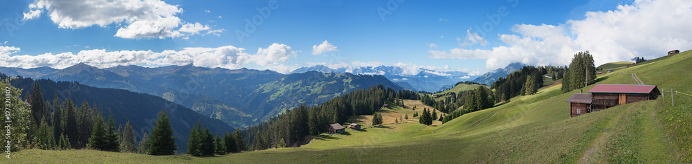 Schweizer Alpenlandschaft im Kanton Graubünden