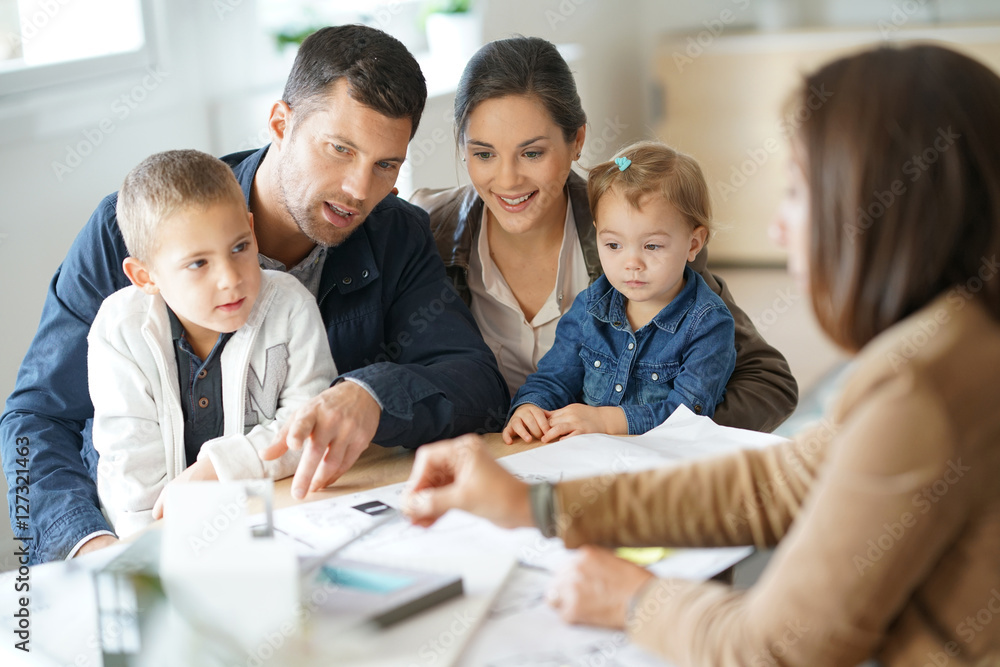 Family meeting architect for house project Family meeting architect for house project