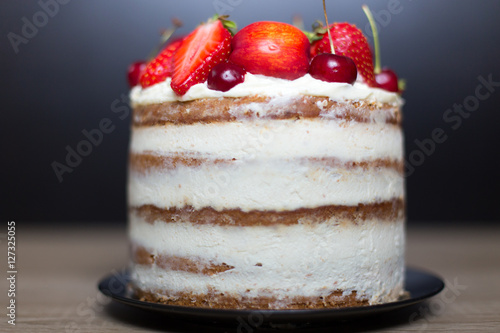 naked fruit cake homemade rustic wedding colorful red