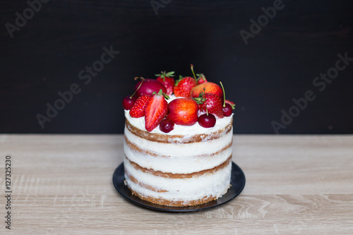 naked fruit cake homemade rustic wedding colorful red