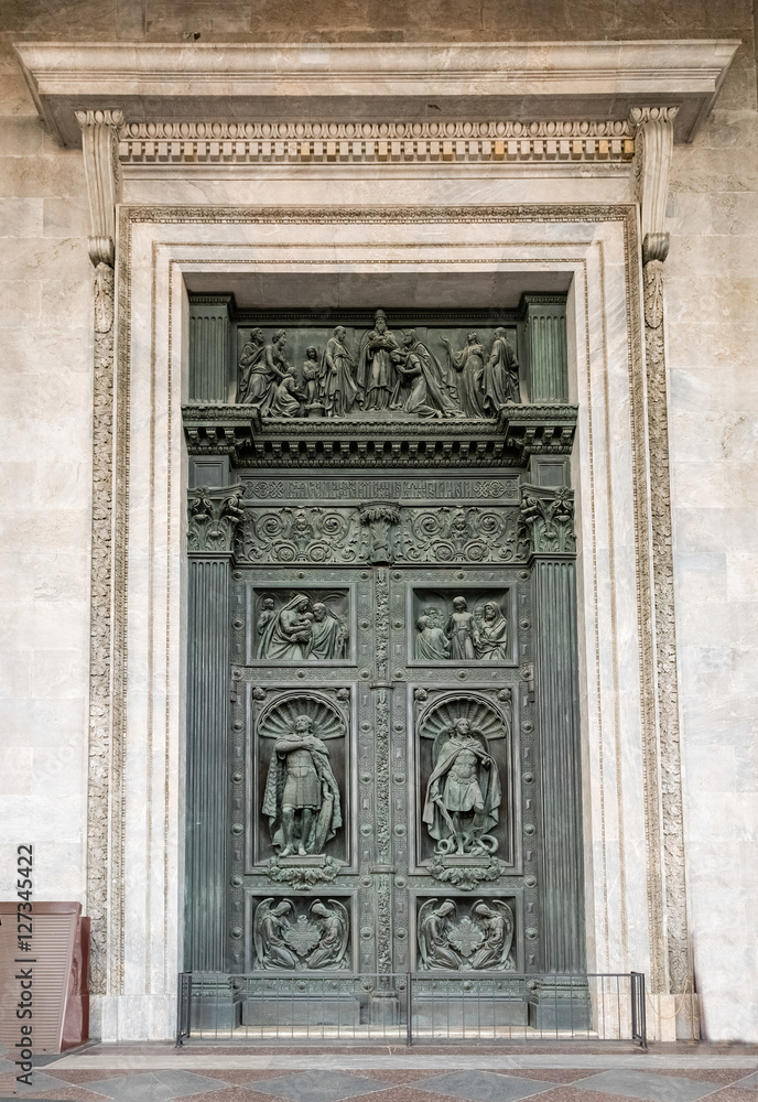 Obraz premium The Gate of Saint Isaac's Cathedral in St. Petersburg, Russia