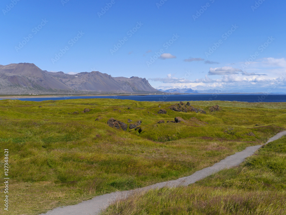 Küstenlandschaft bei Budir auf der Halbinsel Snæfellsnes Island