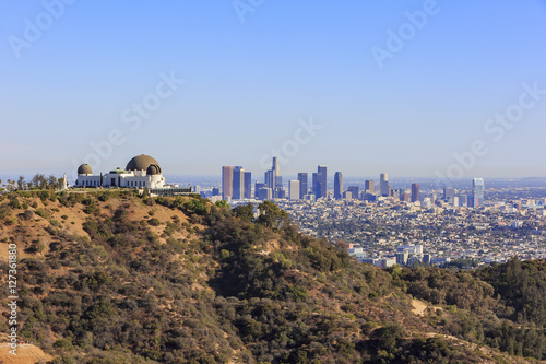 Fototapete Los Angeles afternoon cityscape with Griffith Observatory