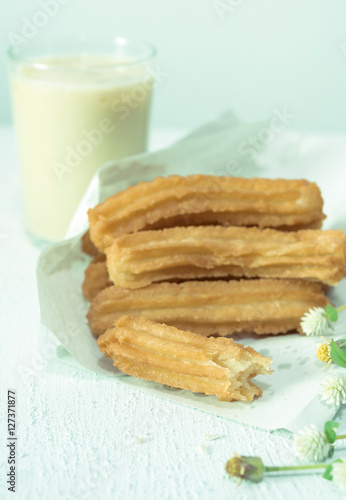 deep-fried doughstick with ssoybean milk