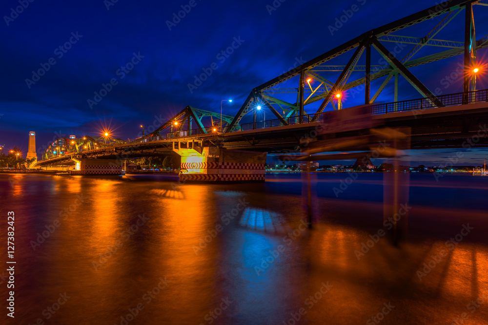 Obraz premium Phra Phuttha Yodfa Bridge, Memorial Bridge,Bangkok,Thailand