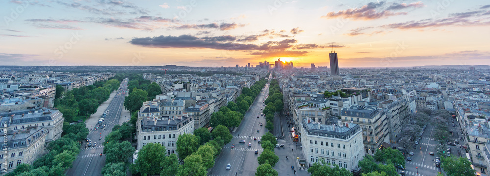 Fototapeta premium La defense panoramic view at sunset