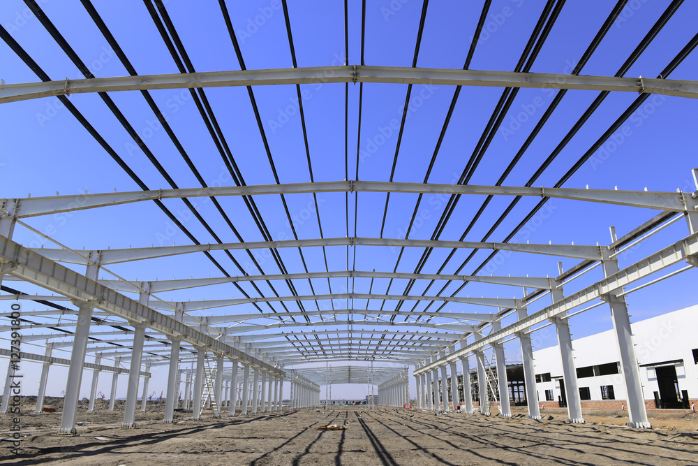 Fototapeta premium Steel structure workshop is under construction
