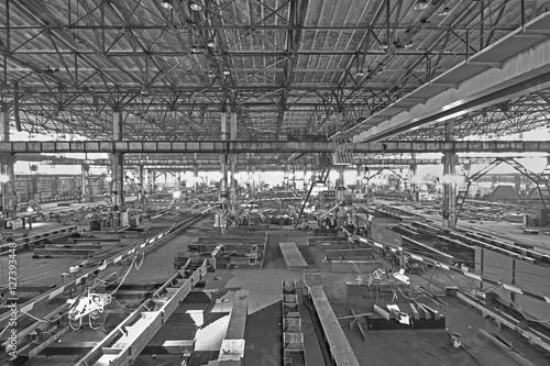 Wallpaper Mural plant of metal constructions Torontodigital.ca