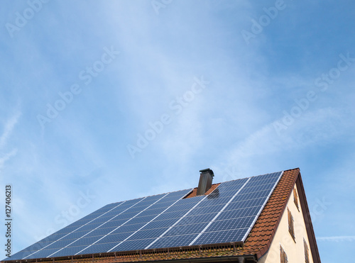 Solarzellen auf Hausdach