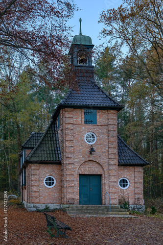 Denkmalgeschützte Waldkapelle "Zum anklopfenden Christus" in Berlin-Rahnsdorf