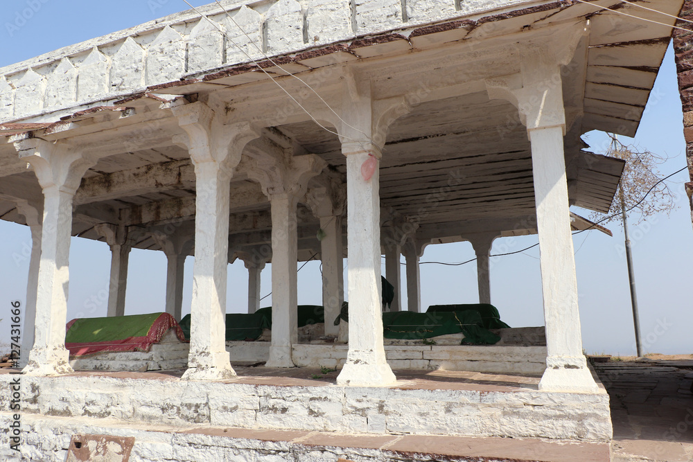 Grave of muslim saints in Narvar fort. Narwar is a town and a nagar panchayat in Shivpuri district in the Indian state of Madhya Pradesh. 