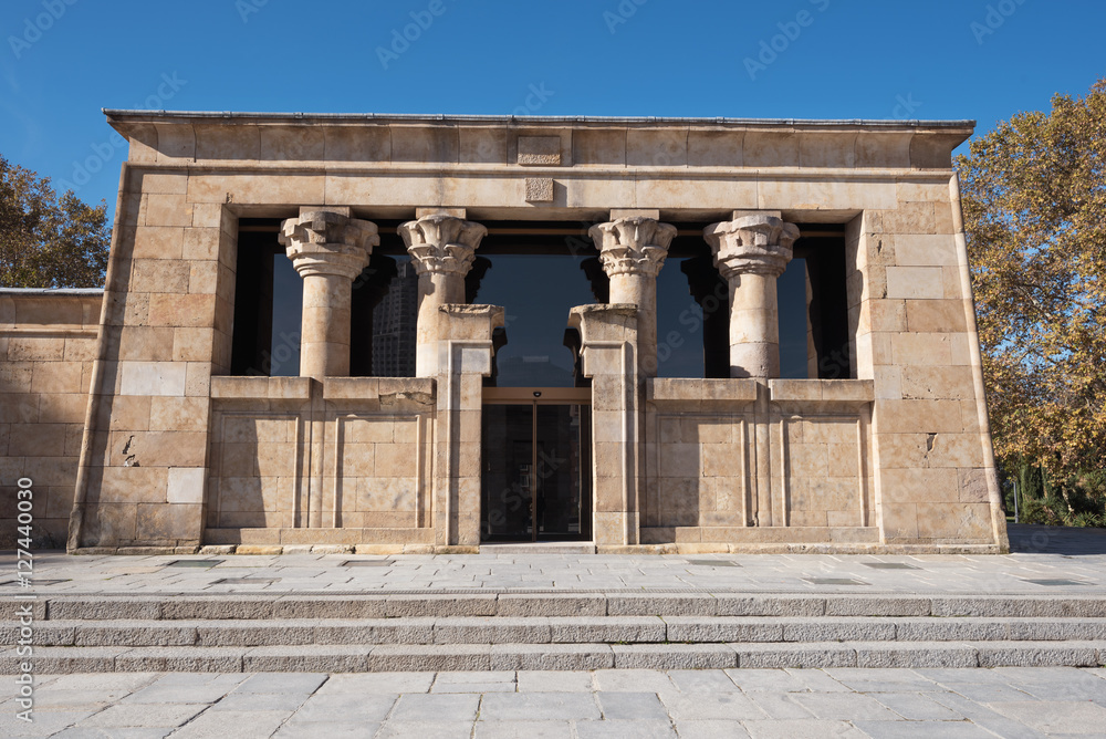 Naklejka premium Famous Landmark Debod, egyptian temple in Madrid, Spain.