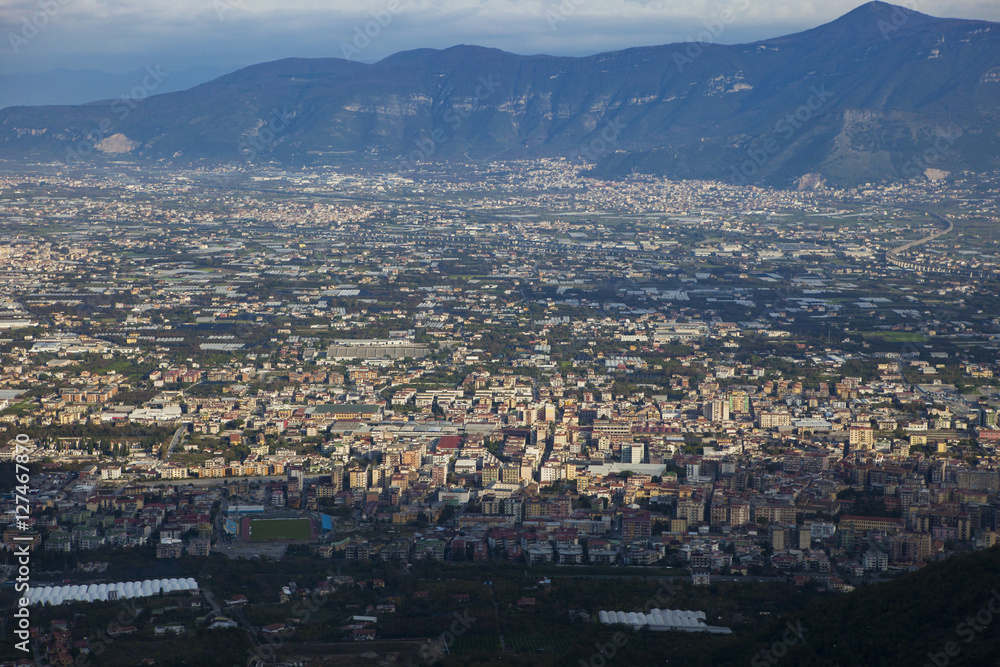 Obraz premium top view of a town near vesuvius volcano south italy