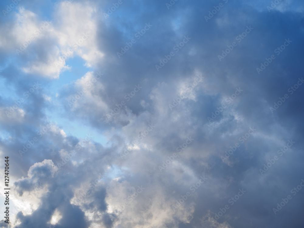 Große Wolken am Abend Himmel Große Wolken am Abend Himmel