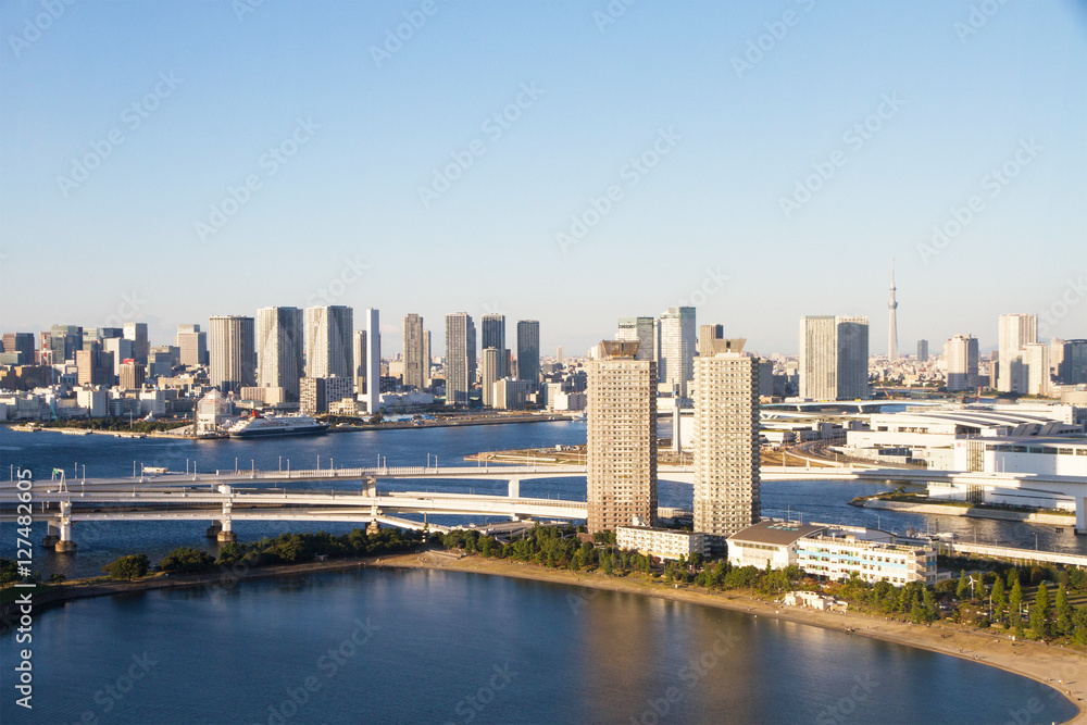 Fototapeta premium Pejzaż miejski odaiba, tokio, japonia