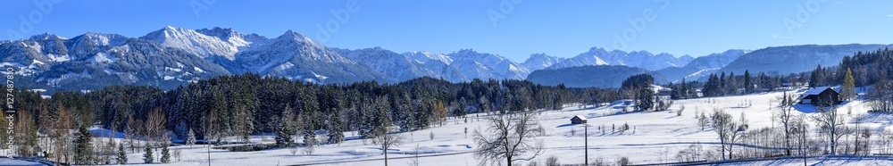 verschneite Natur im Oberallgäu