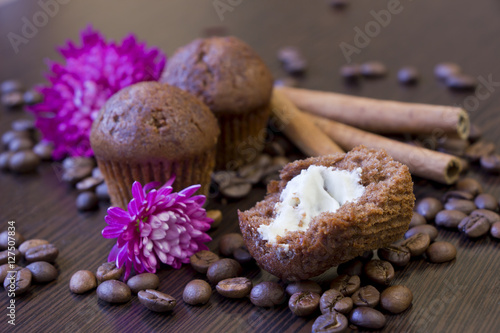 cup cakes and coffe beans