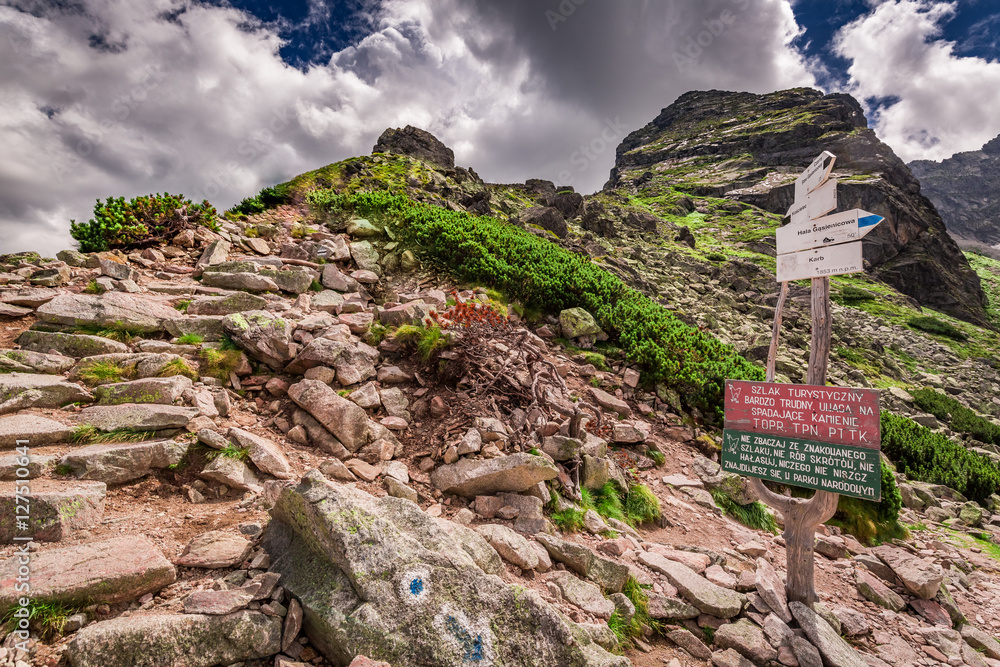 Fototapeta premium Warning sign at bottom of trail to Ko�cielec, Tatra Mountains