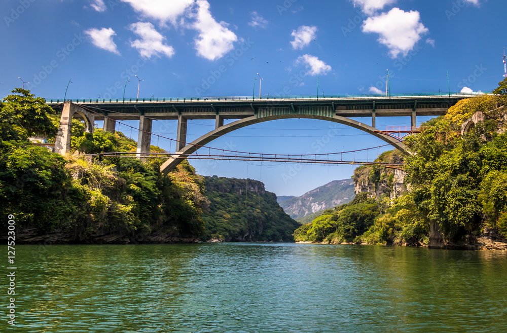 Fototapeta premium Bridge over the Sumidero Canyon - Chiapas, Mexico