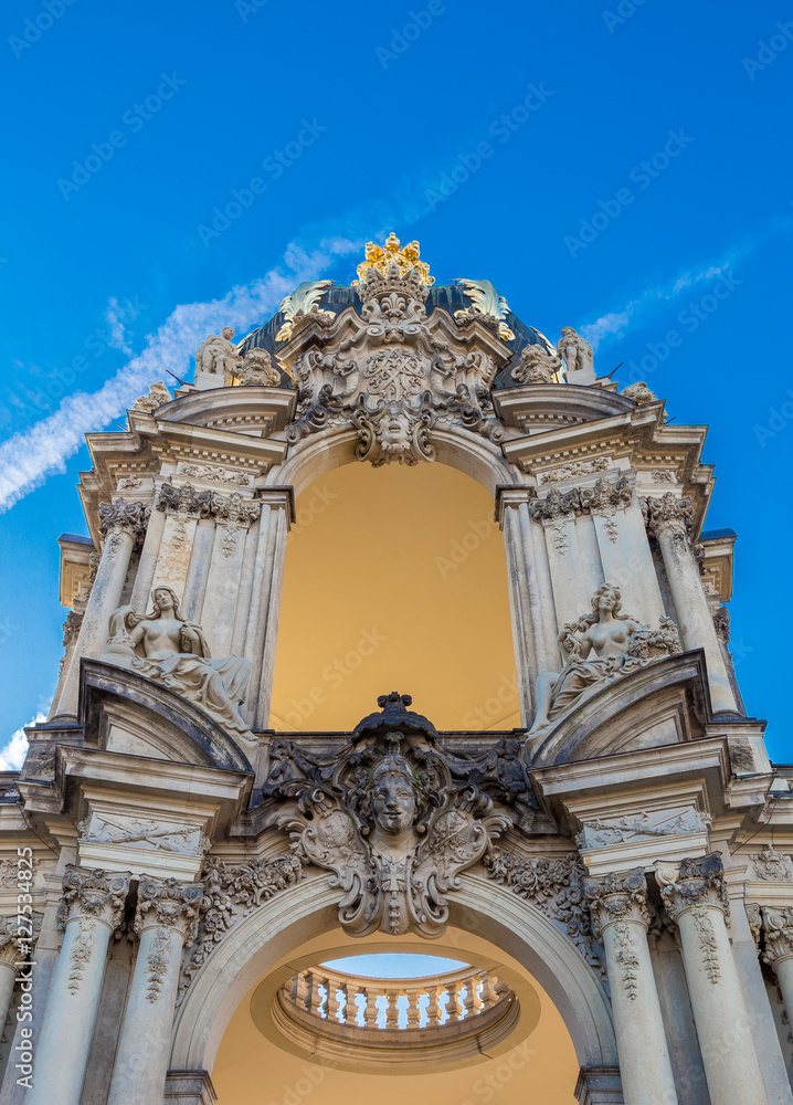 Obraz premium Crown Gate of famous Dresden Zwinger - Zwinger is a complex of baroque buildings with a garden, located in the old city of Dresden in Saxony.