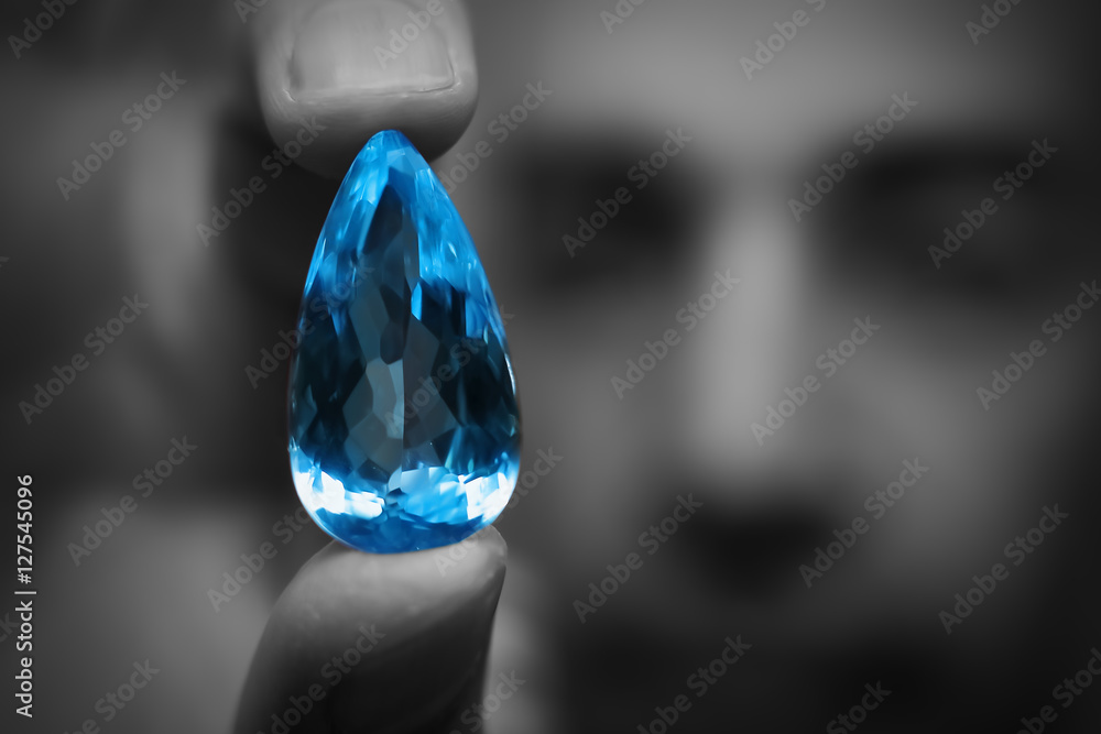 gema diamantes azul agua marina zafiro safiro joya Gem diamonds blue water  sea sapphire jewels Stock Photo | Adobe Stock
