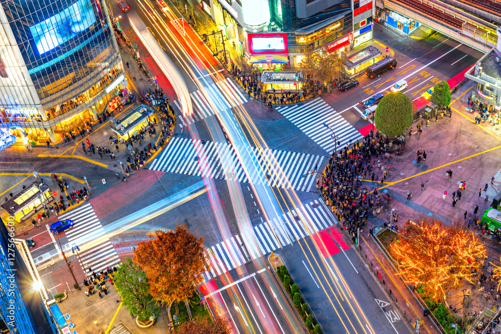 Obraz premium Widok z lotu ptaka Shibuya District i Shibuya Crossing, Tokio.