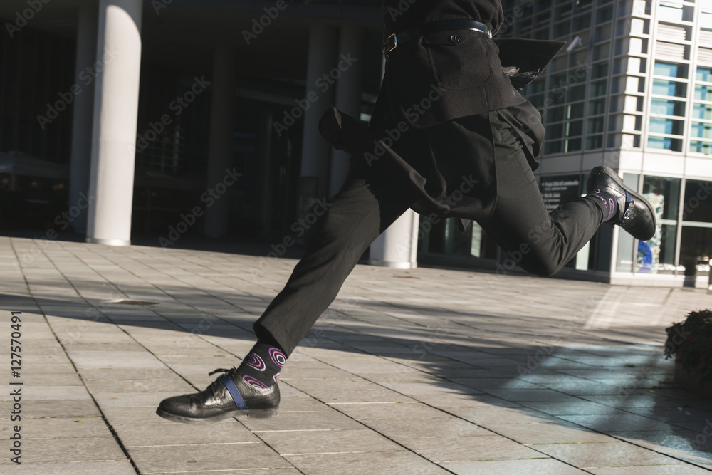 Obraz premium Detail of man posing in an urban context.